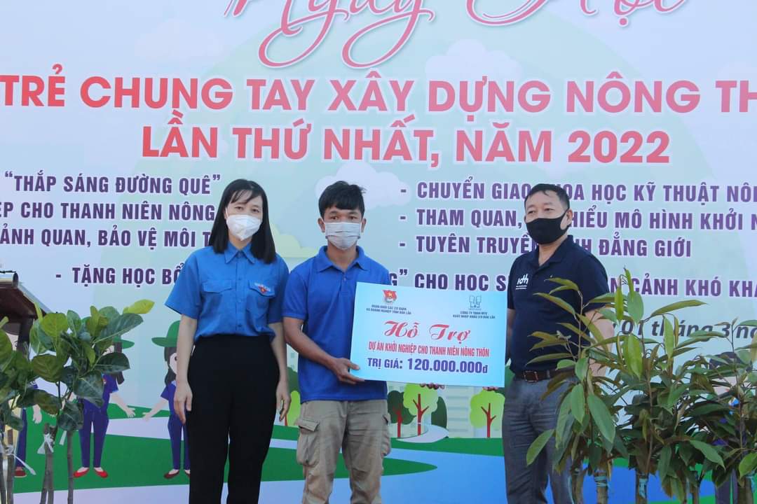 Ngày hội “Tuổi trẻ chung tay xây dựng nông thôn mới” lần thứ I năm 2022 tại buôn Sút M'rang xã Cư Suê