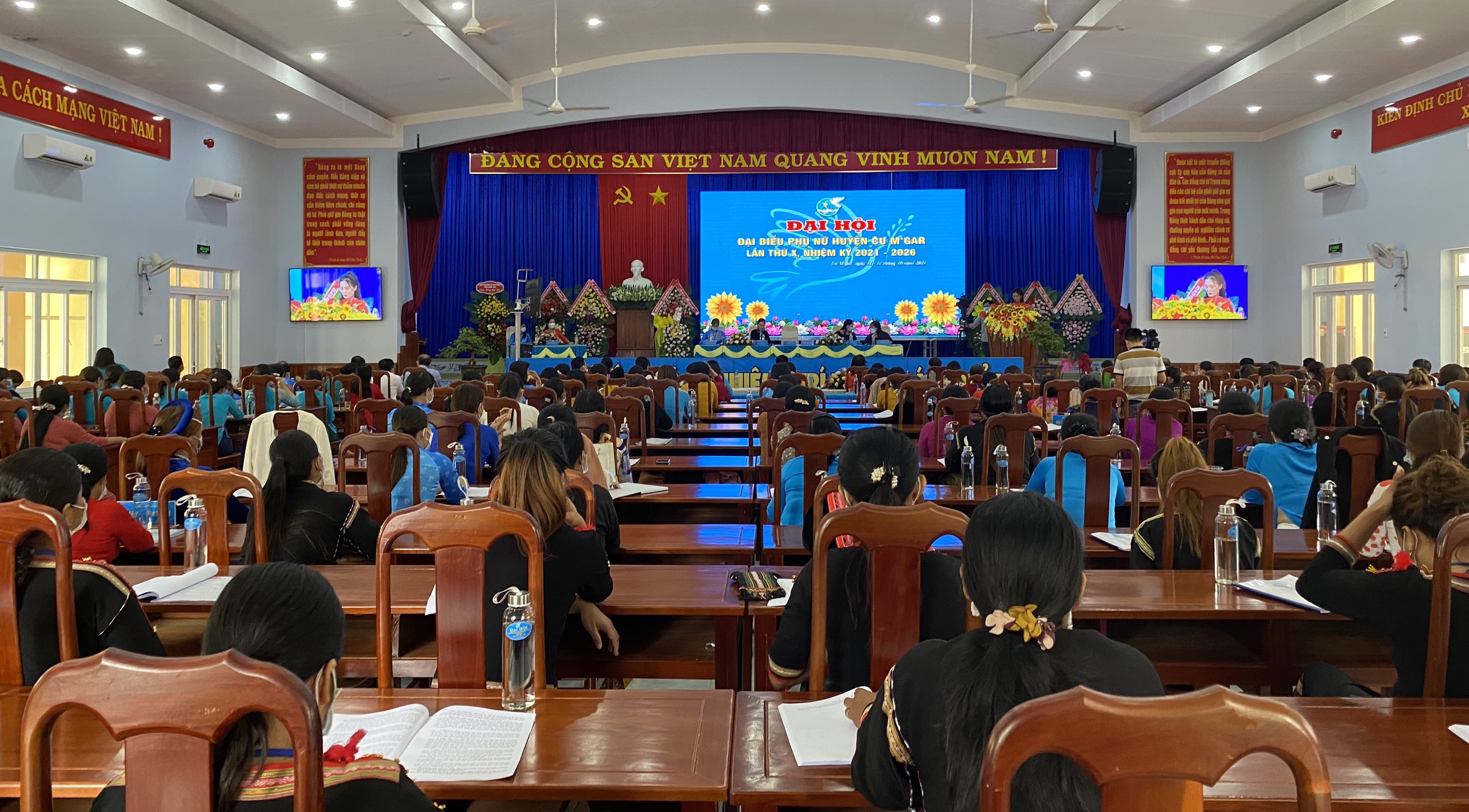 Hội LHPN huyện Čư M'gar tổ chức thành công Đại hội Đại biểu Phụ nữ huyện lần thứ X (nhiệm kỳ 2021-2026)