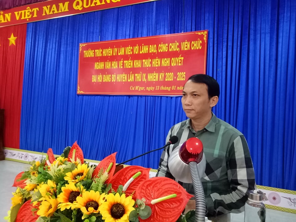 Thường trực Huyện ủy làm việc với lãnh đạo, công chức, viên chức ngành văn hóa huyện về triển khai thực hiện nghị quyết Đại hội Đảng bộ huyện lần thứ IX (nhiệm kỳ 2020-2025)