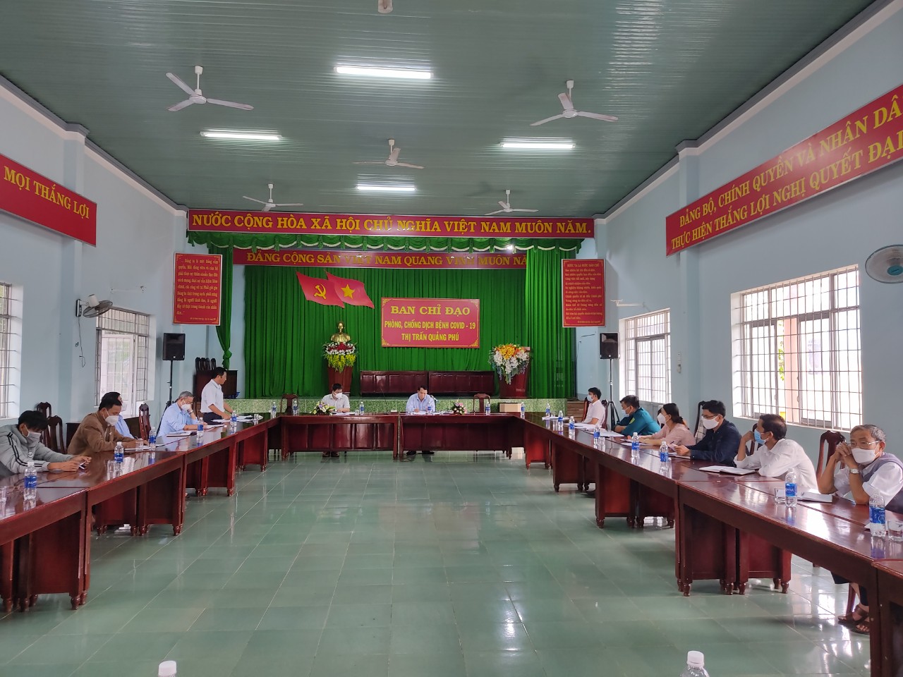 Đoàn công tác của huyện kiểm tra công tác phòng, chống dịch Covid-19 tại thị trấn Quảng Phú