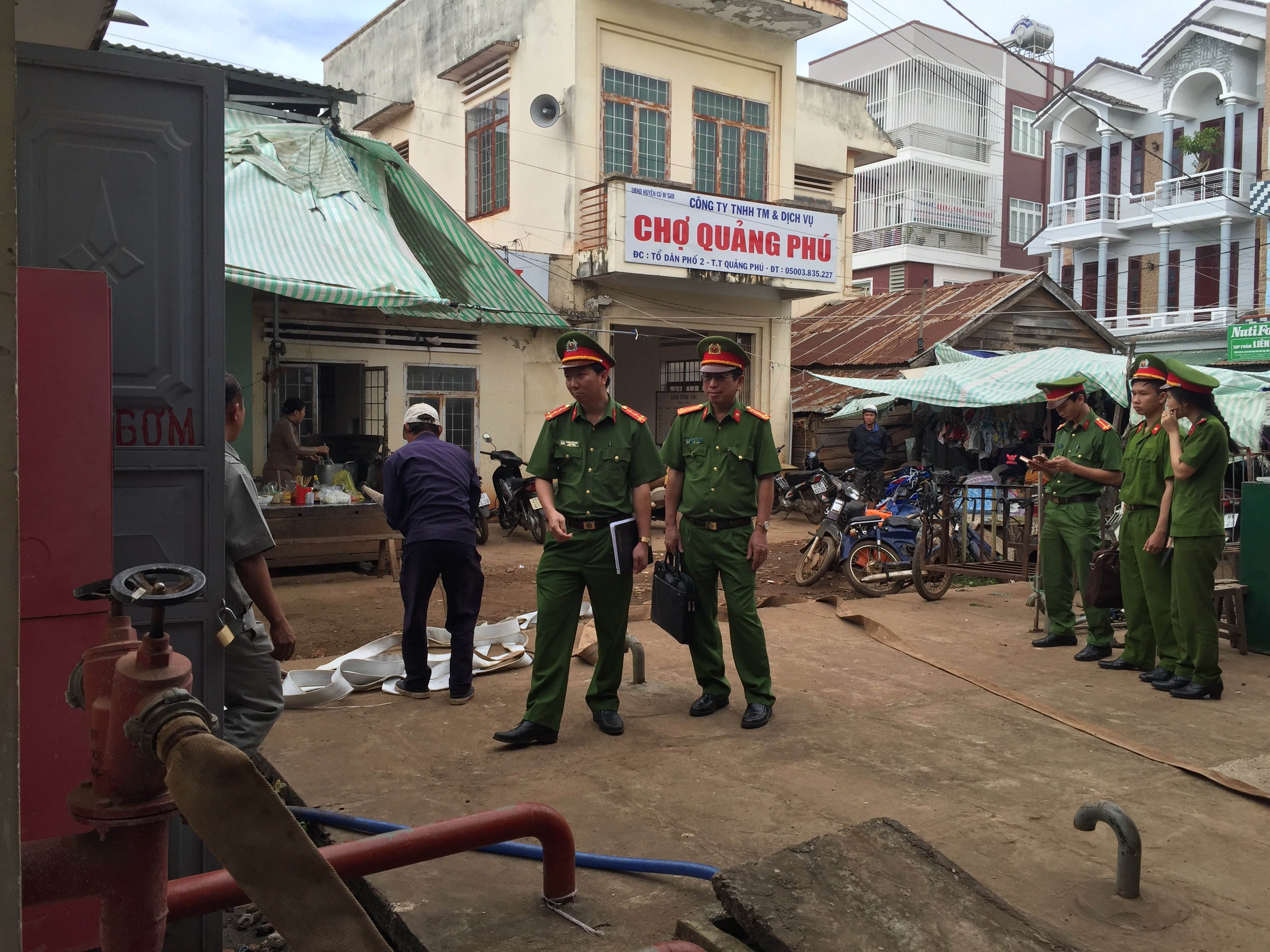 Huyện Čư M'gar còn nhiều khó khăn trong công tác triển khai PCCC đối với khu dân cư, hộ gia đình, nhà ở kết hợp sản xuất, kinh doanh