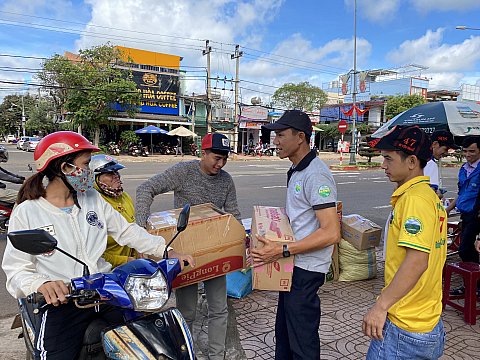 Huyện Cư M'gar kêu gọi, vận động được 4.992 suất quà hỗ trợ đồng bào miền Trung bị lũ lụt