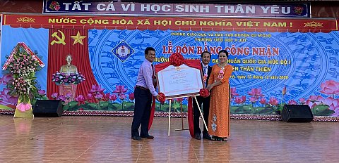 Trường Tiểu học Y Jut (xã Ea H'đing) tổ chức lễ đón Bằng công nhận trường đạt chuẩn Quốc gia mức độ I