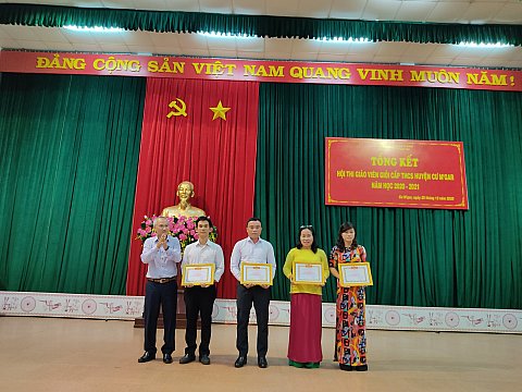 Huyện Cư M'gar tổng kết, trao giải hội thi giáo viên giỏi cấp THCS năm học 2020-2021