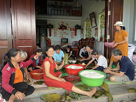 Hội LHPN thị trấn Quảng Phú quyên góp được gần 5,4 triệu đồng, 400 kg gạo… hỗ trợ đồng bào miền Trung