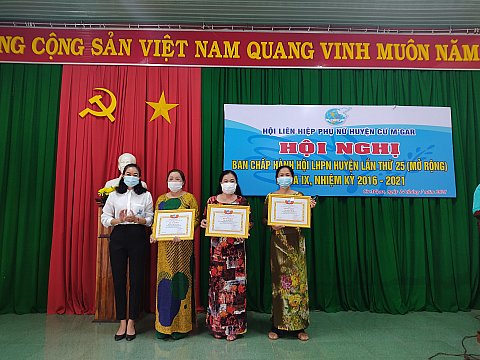 Hội LHPN huyện Cư M'gar sơ kết công tác Hội và phong trào phụ nữ 6 tháng đầu năm 2021