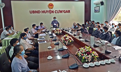 UBND huyện Cư M'gar gặp mặt các chức sắc, chức việc tôn giáo để phối hợp phòng chống bệnh Covid-19