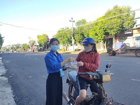 Chương trình “Cháo 0 đồng ” chung tay chia sẻ với người dân bị ảnh hưởng bởi dịch Covid-19