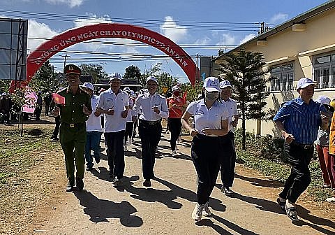 Hoạt hướng về cơ sở chung sức vì cộng đồng tại Buôn Yao, xã Ea Tul