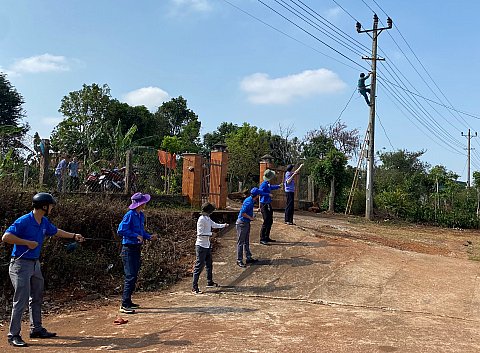 Huyện đoàn Cư M’gar: Xây dựng được 31 công trình “Thắp sáng đường quê