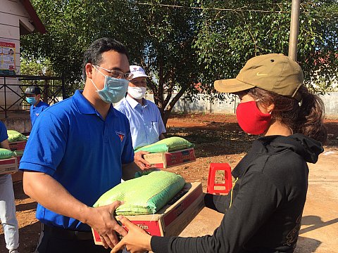 Huyện Đoàn Cư M'gar tổ chức chương trình “Đến với địa chỉ đỏ” tại buôn AYun xã Ea Kuếh