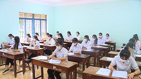 Ngày đầu kỳ thi tốt nghiệp THPT Quốc gia ở huyện Cư M'gar diễn ra an toàn, nghiêm túc, đúng quy chế