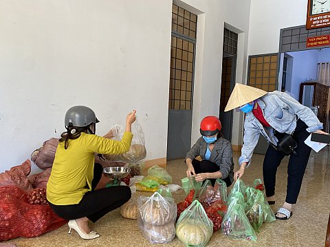 Nhân dân huyện Cư M'gar chung tay giải cứu nông sản cho bà con nông dân ở huyện Ea Kar và tỉnh Sóc Trăng