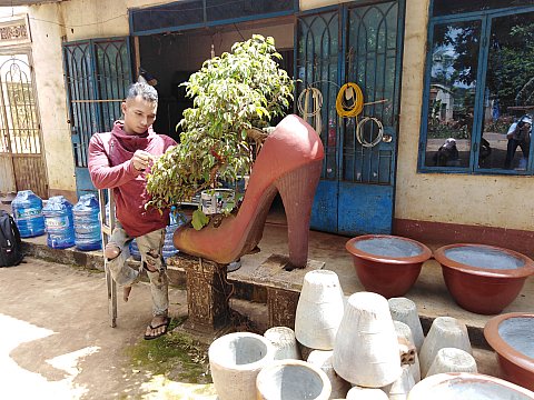 Y Phăng Mlô – vượt qua khuyết tật, trở thành tấm gương điển hình thanh niên tiên tiến làm theo lời Bác