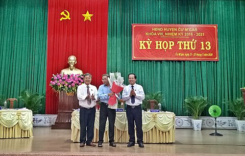 Kỳ họp thứ 13 HĐND huyện Cư M'gar khóa VIII (nhiệm kỳ 2016-2021) thành công tốt đẹp