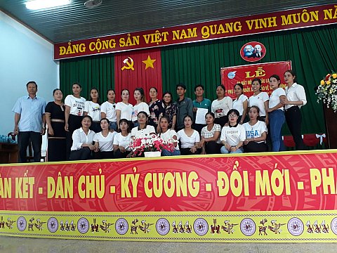 Hội LHPN xã Ea Kuếh vận động ra mắt câu lạc bộ phụ nữ vui khỏe đẹp bảo vệ môi trường