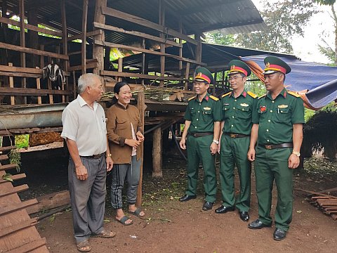 Hiệu quả từ mô hình “Dân vận kéo” trao sinh kế cho hộ nghèo tại đơn vị buôn kết nghĩa phát triển chăn nuôi