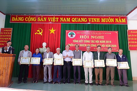 Hội Người cao tuổi huyện Cư M'gar tổ chức tổng kết công tác Hội năm 2019 và triển khai nhiệm vụ năm 2020