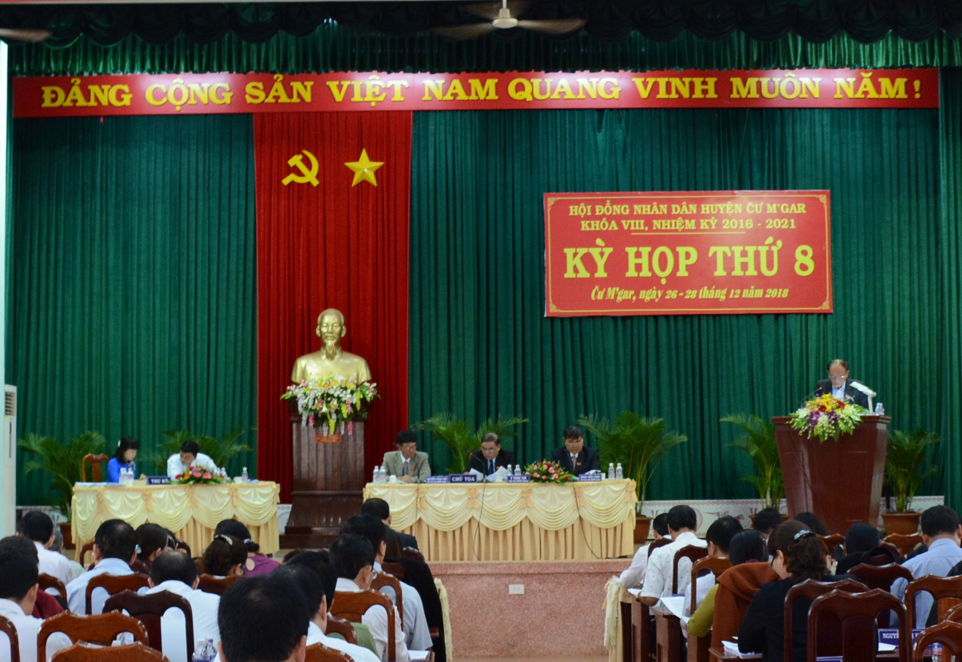 Khai mạc Kỳ họp thứ 8, HĐND huyện Cư M’gar nhiệm kỳ 2016-2021