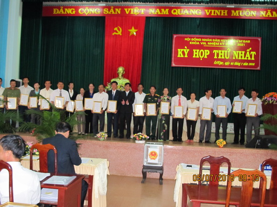 HĐND huyện Cư M'gar tổ chức thành công Kỳ họp thứ nhất khóa VIII, nhiệm kỳ 2016 – 2021