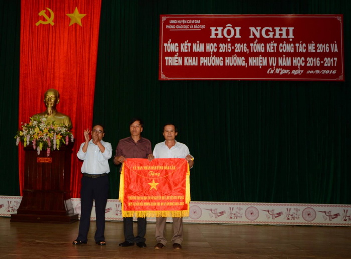 Huyện Cư M’gar tổng kết năm học 2015-2016, triển khai nhiệm vụ năm học 2016-2017 và tổng kết công tác hè năm 2016