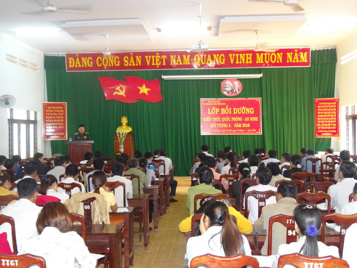 Hội đồng giáo dục Quốc phòng - An ninh huyện: Bồi dưỡng kiến thức Quốc phòng - An ninh cho đối tượng 4