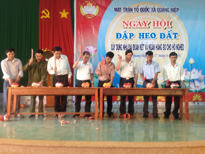 Xã Quảng Hiệp tổ chức “Ngày hội đập heo đất”