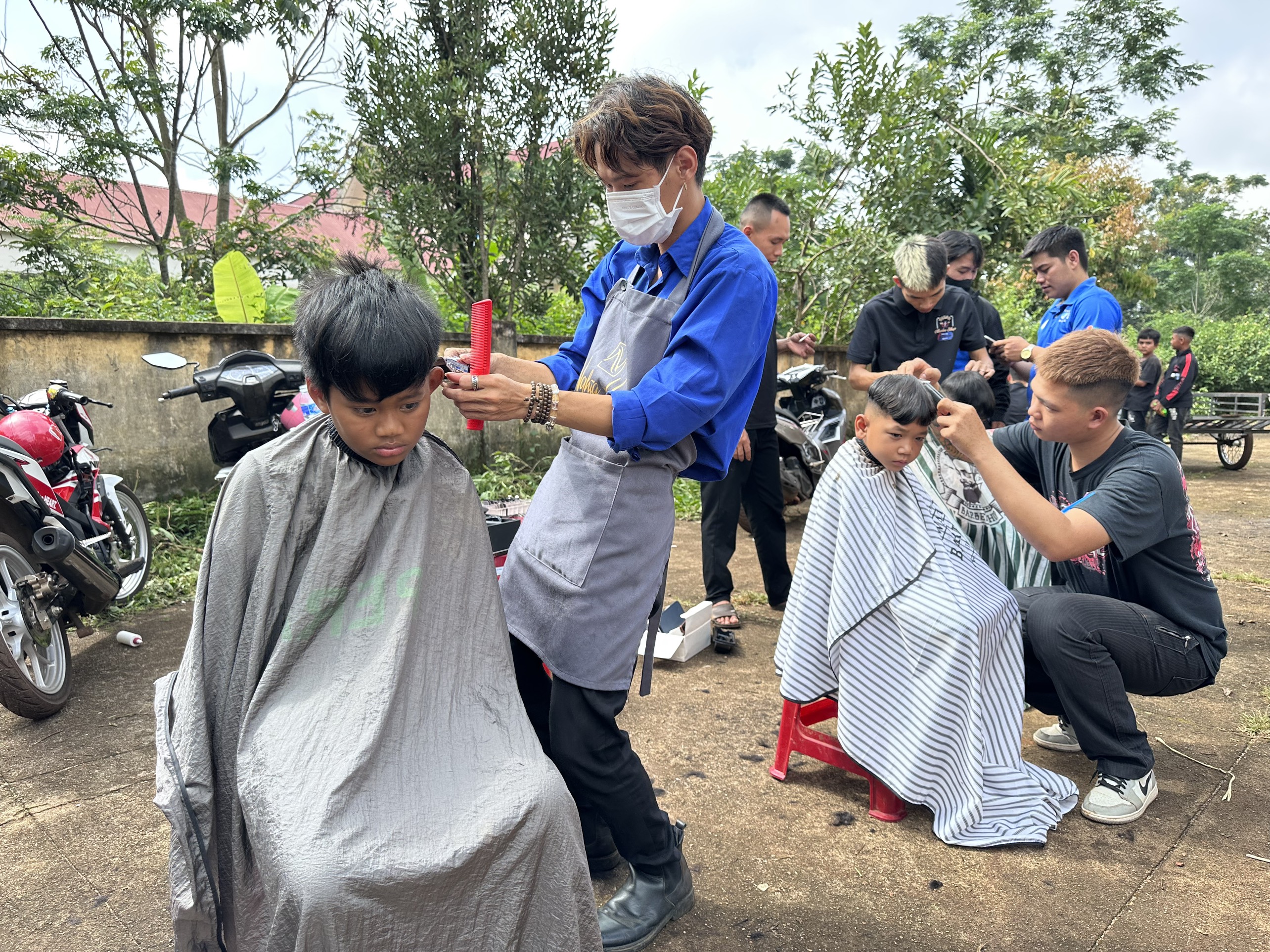 Cụm thi đua số 1 huyện Đoàn Cư M'gar thực hiện chiến dịch “thanh niên tình nguyện hè” năm 2023 tại buôn Đrao