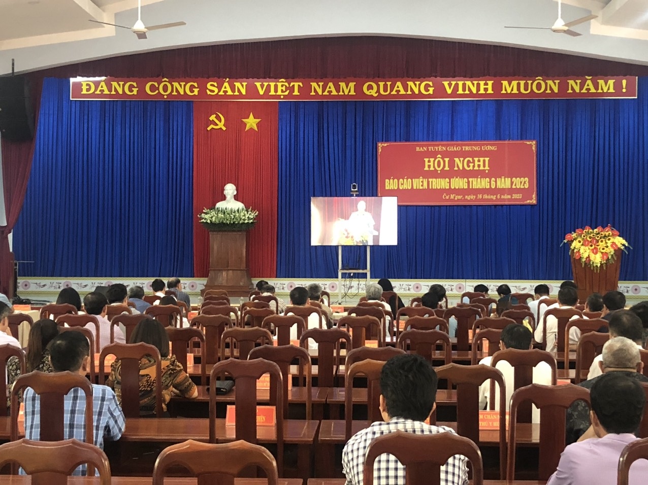 Hội nghị báo cáo viên Trung ương tháng 06 năm 2023