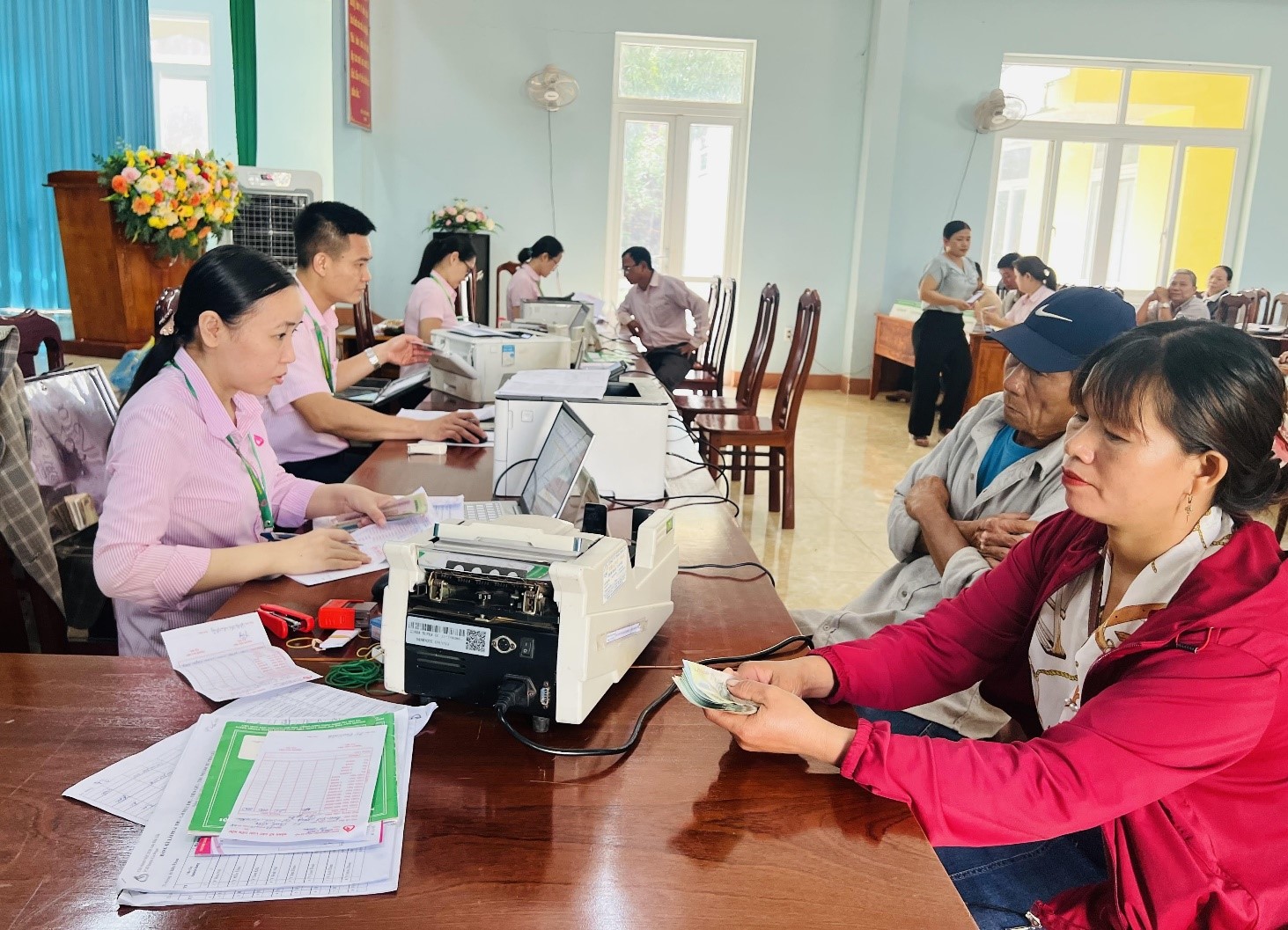 10 tháng đầu năm, Ngân hàng Chính sách xã hội huyện Cư M’gar giải ngân cho vay hơn 134 tỷ đồng với gần 3.000 khách hàng là đối tượng chính sách được vay vốn