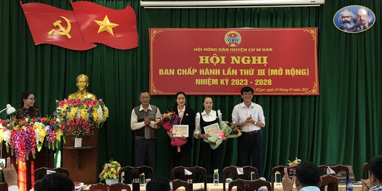 Hội nông dân huyện Cư M’gar tổng kết phong trào nông dân năm 2023 và triển khai phương hướng, nhiệm vụ năm 2024