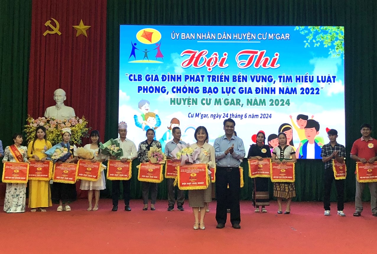 Hội thi “Câu lạc bộ gia đình phát triển bền vững, tìm hiểu  Luật Phòng chống bạo lực gia đình năm 2022”