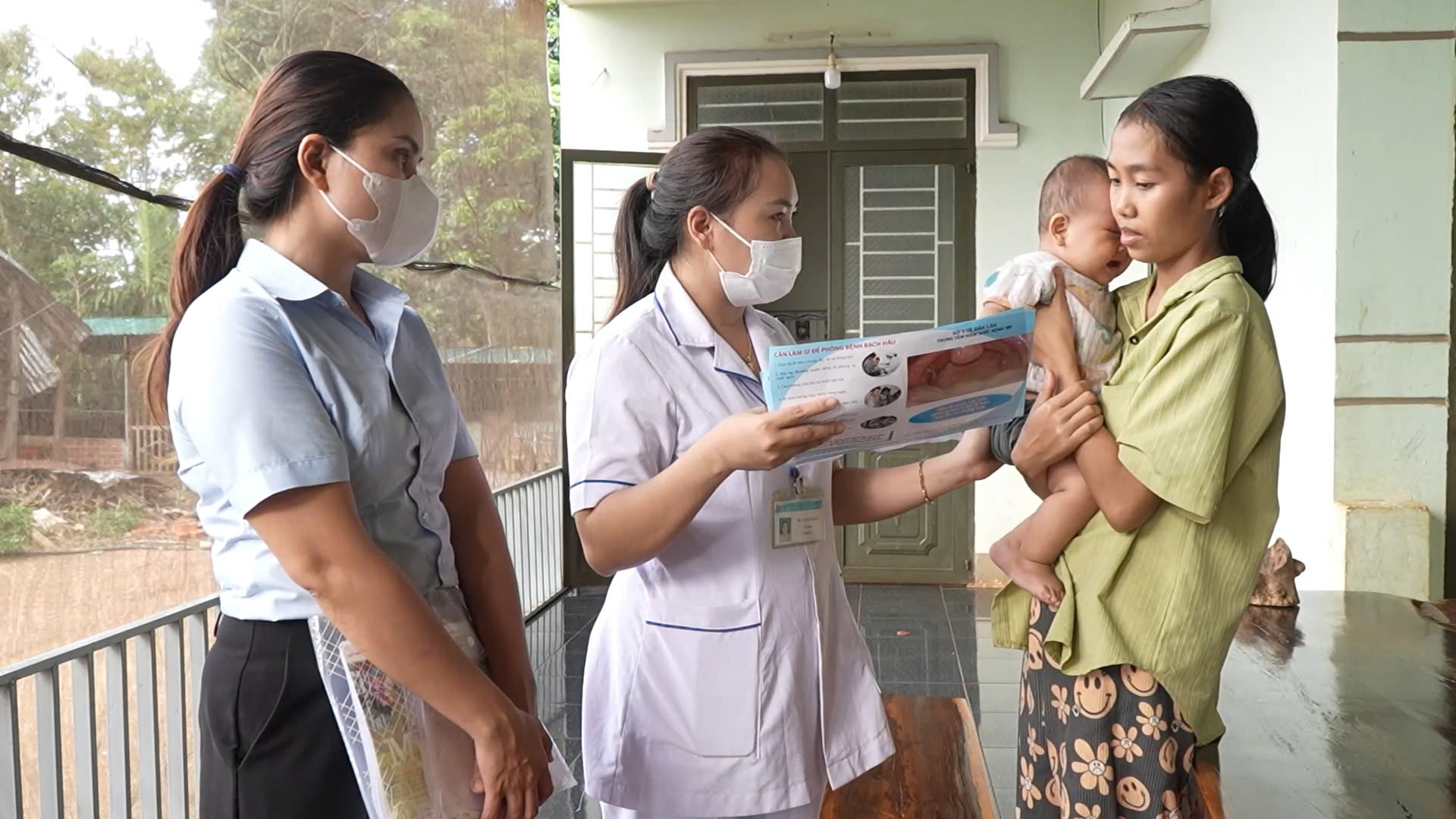 Xã Cuôr Đăng tập trung đẩy mạnh các giải pháp ngăn chặn bệnh sởi lây lan ra diện rộng