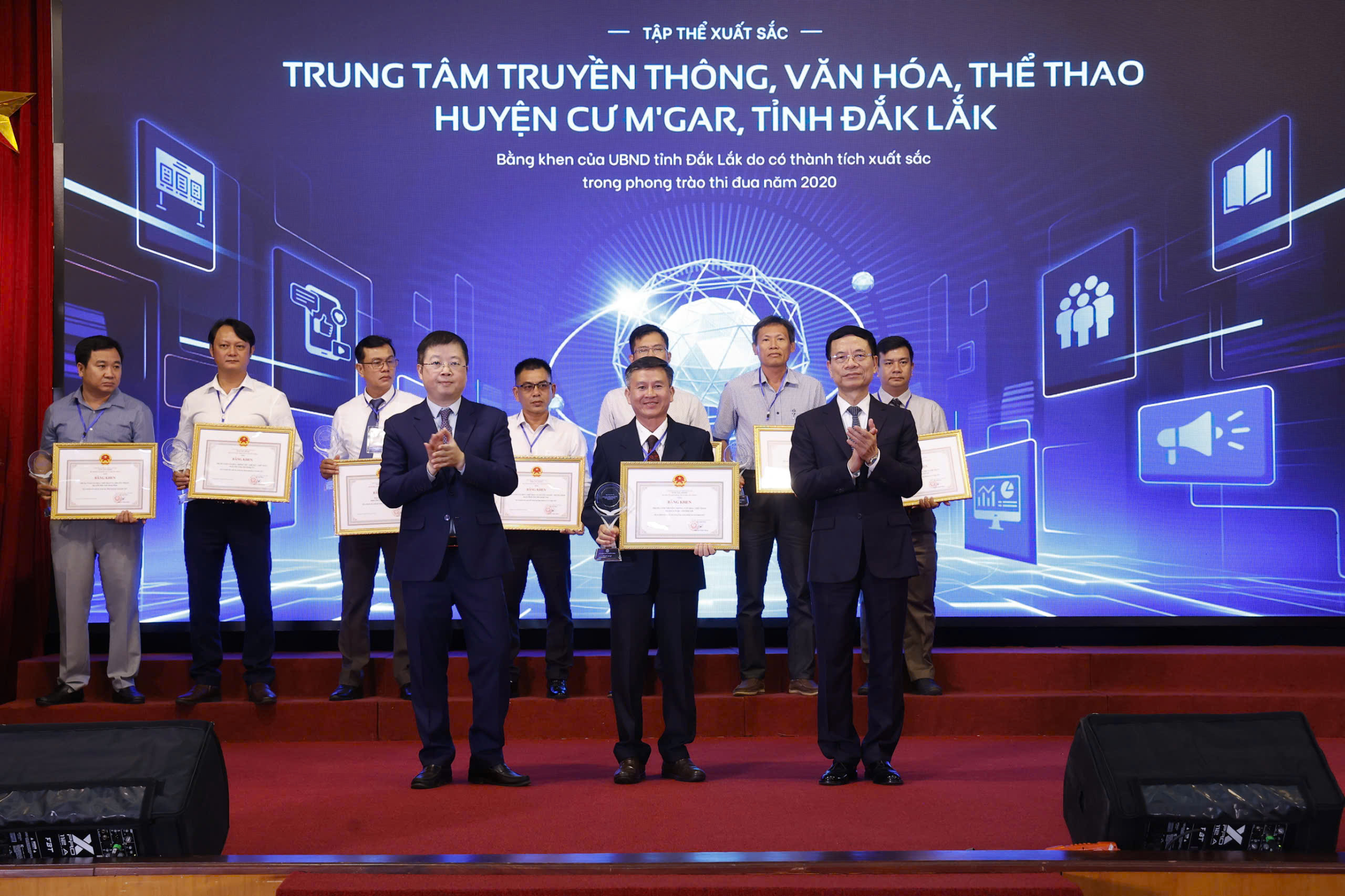 Trung tâm Truyền thông- Văn hóa - Thể thao huyện CưMgar được Bộ Thông tin và Truyền thông tuyên dương điển hình tiên tiến toàn quốc trong hoạt động thông tin cơ sở năm 2024