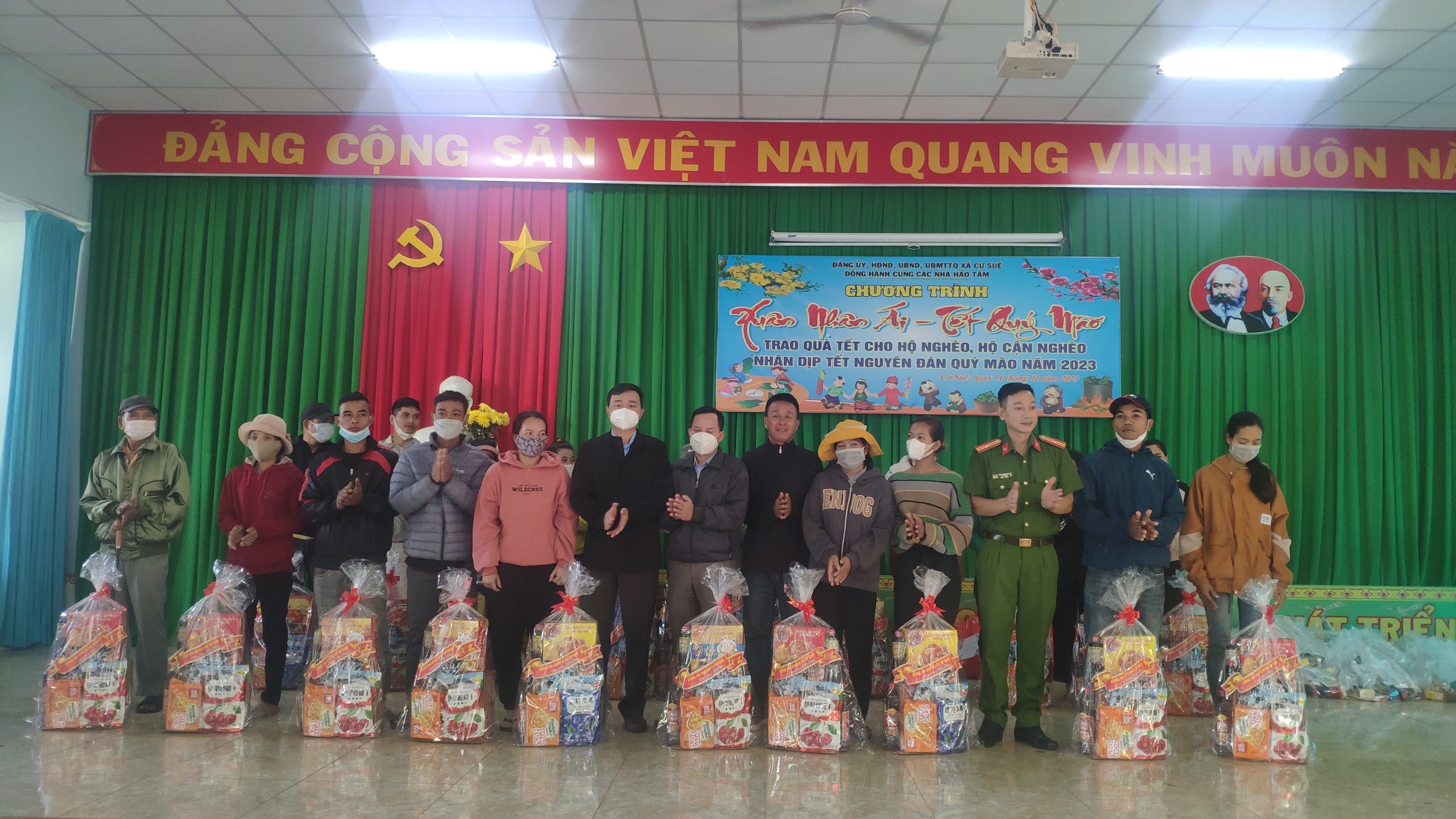xuan-nhan-ai-tet-quy-mao-2023-04