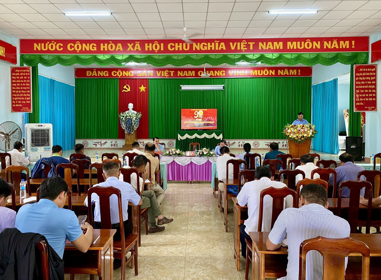 Xã Cư Suê tổ chức Lễ Kỷ niệm 90 năm ngày truyền thống Dân quân tự vệ Việt Nam
