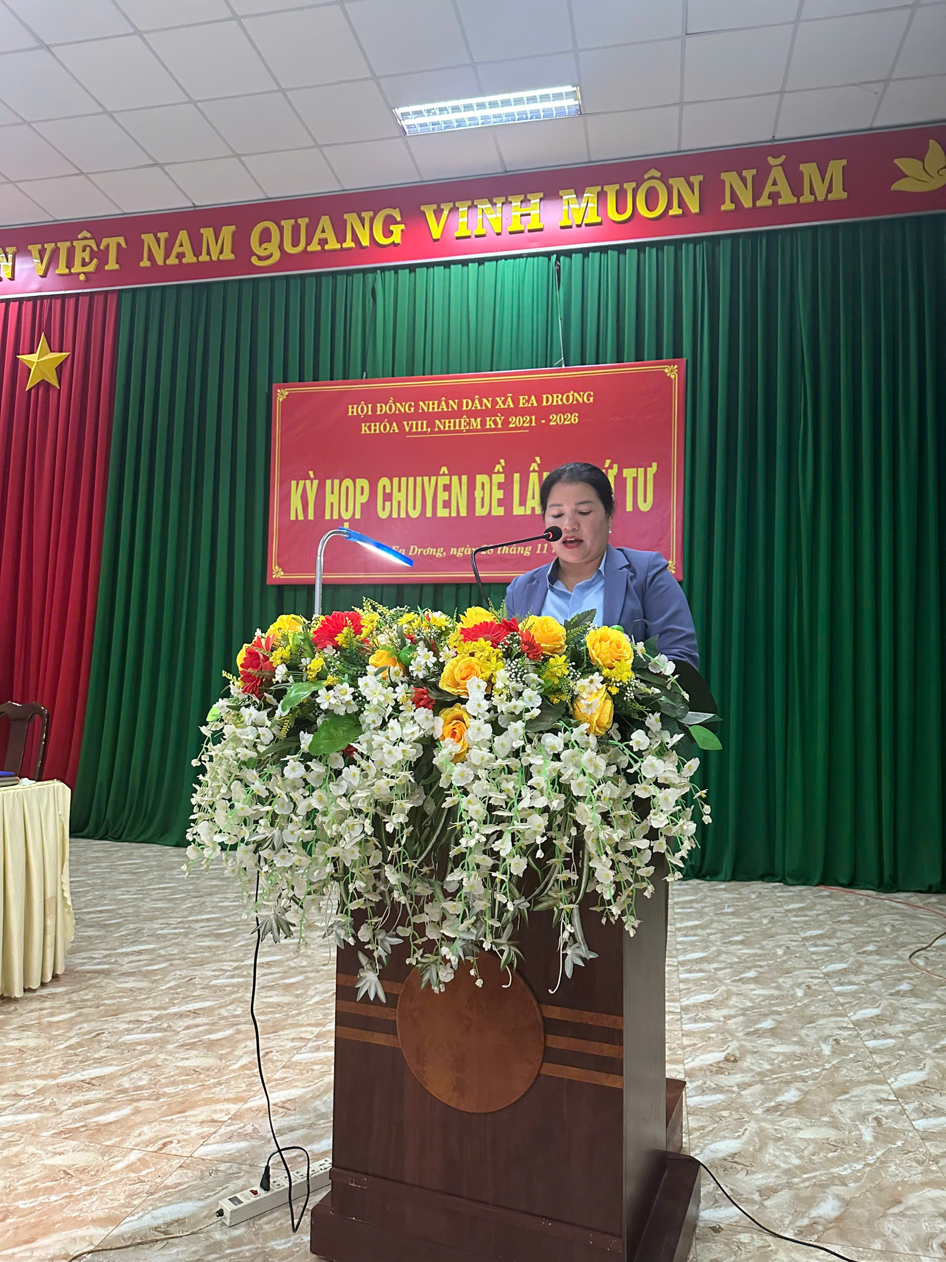 Hội đồng nhân dân xã Ea Drơng tổ chức Kỳ họp Chuyên đề lần thứ 4 khóa VIII, nhiệm kỳ 2021-2026