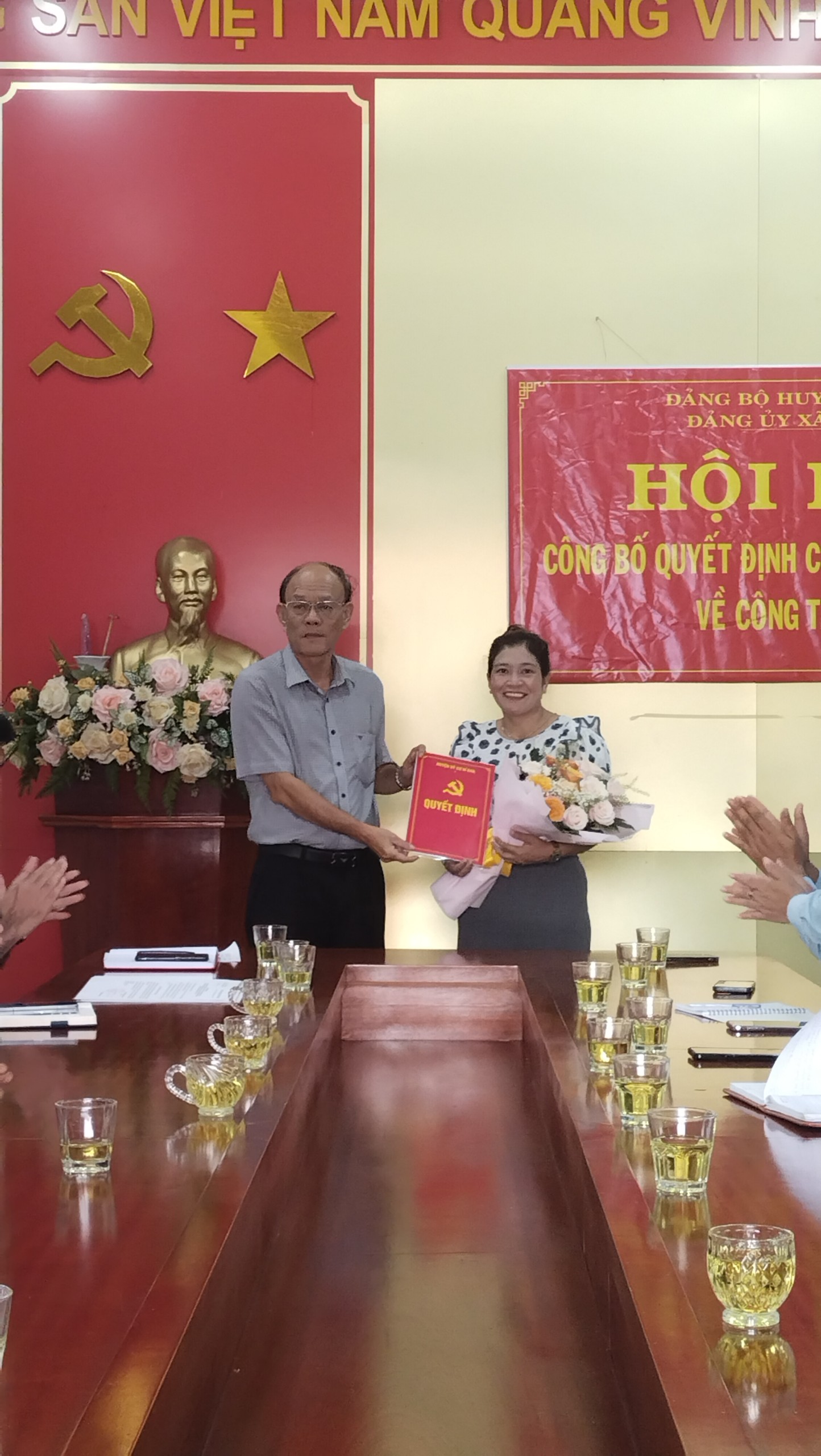xã Ea Drơng: Hội nghị công bố quyết định của Ban Thường vụ Huyện ủy về công tác cán bộ
