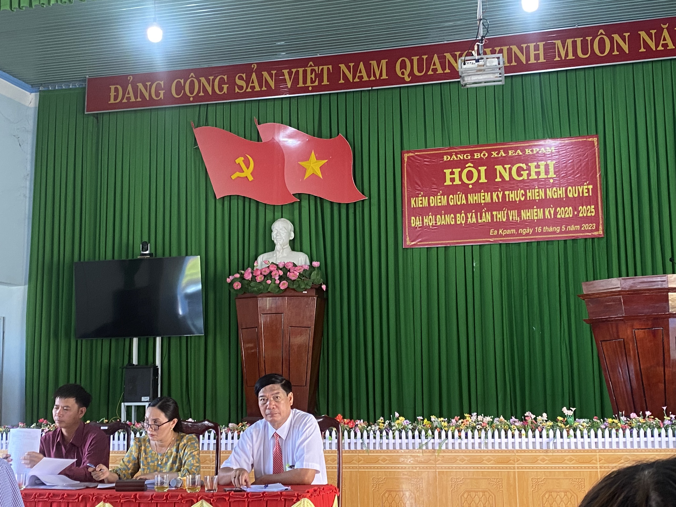 Đảng ủy xã Ea Kpam tổ chức Hội nghị kiểm điểm giữa nhiệm kỳ thực hiện Nghị quyết Đại hội Đảng bộ xã lần thứ VII, nhiệm kỳ 2020 - 2025