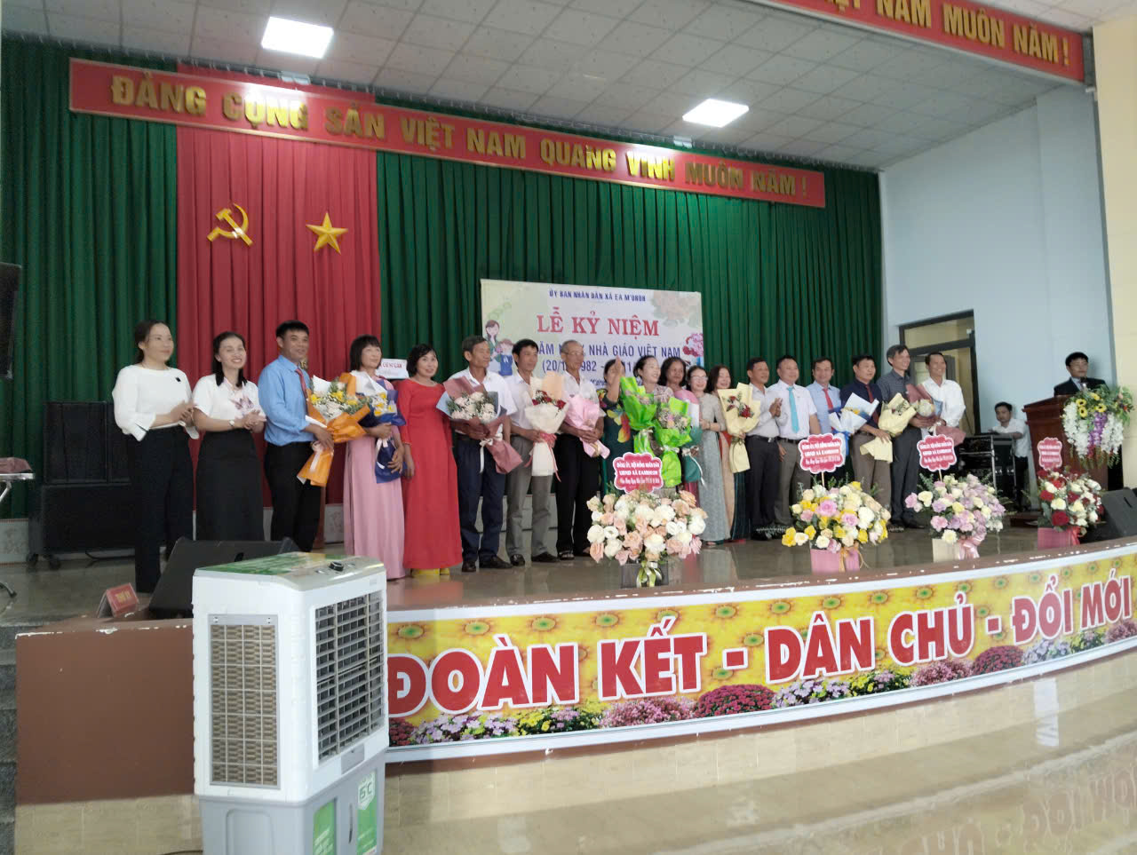 Kỷ niệm 42 năm ngày Nhà giáo Việt Nam (20/11/1982-20/11/2024)