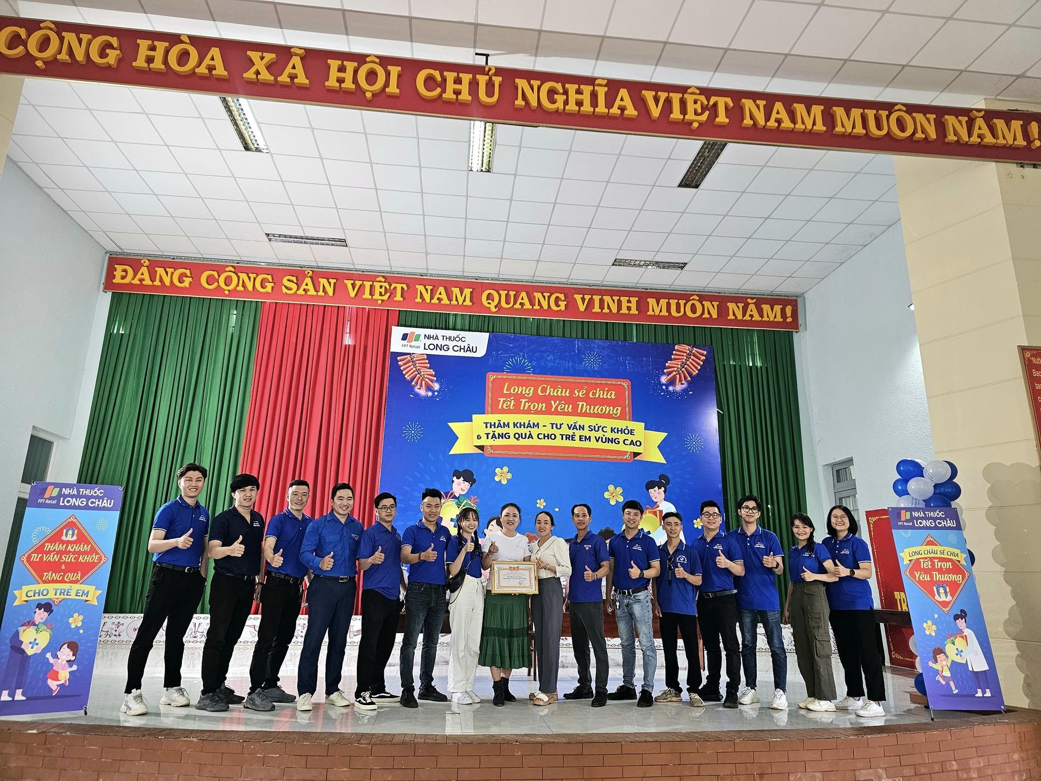 LONG CHÂU SẺ CHIA - TẾT TRỌN YÊU THƯƠNG