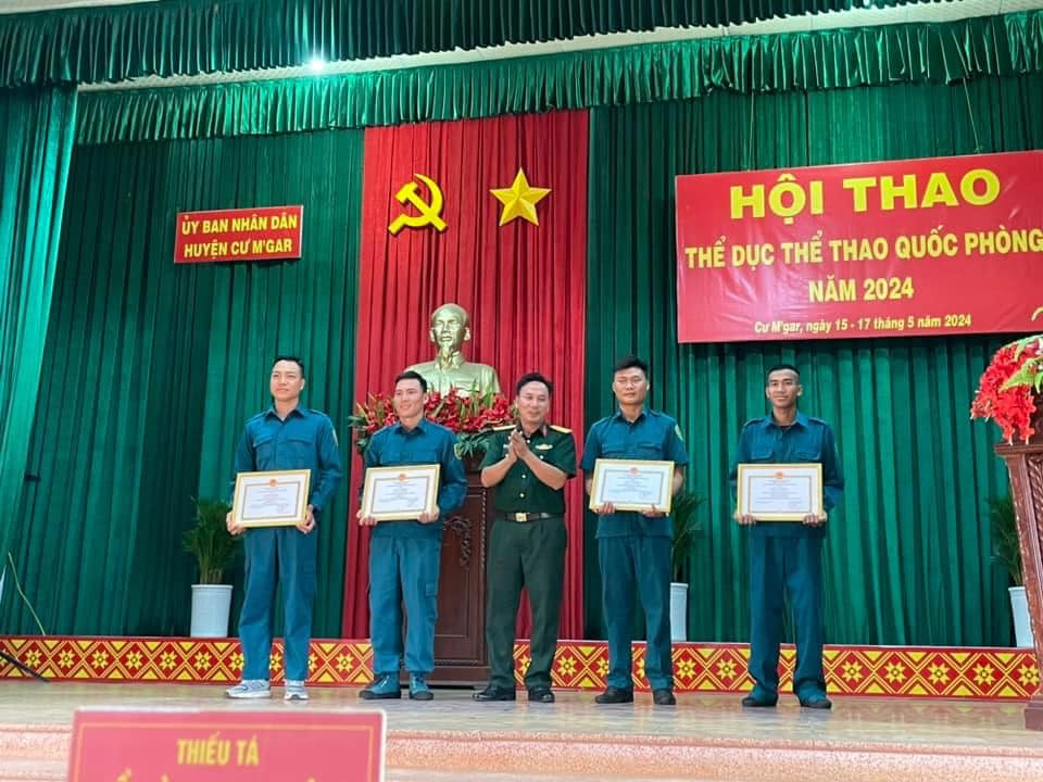 BAN CHỈ HUY QUÂN SỰ XÃ EA M’NANG THAM DỰ HỘI THAO THỂ DỤC, THỂ THAO QUỐC PHÒNG NĂM 2024 
