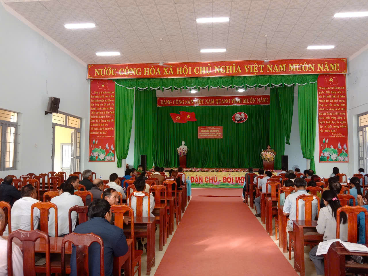 Phát động quần chúng tham gia bảo vệ an ninh, trật tự xã hội và chấp hành luật tín ngưỡng tôn giáo, luật bảo hiểm xã hội