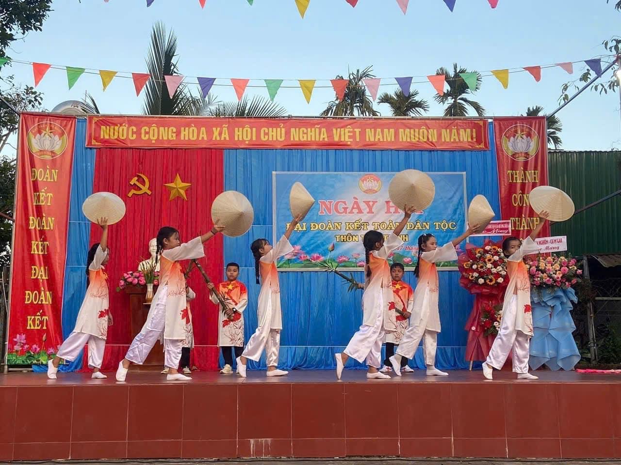 Tổ chức Ngày hội Đại đoàn kết toàn dân tộc tại thôn Tiến Thịnh, thôn Tiến Phú và thôn Tiến Phát