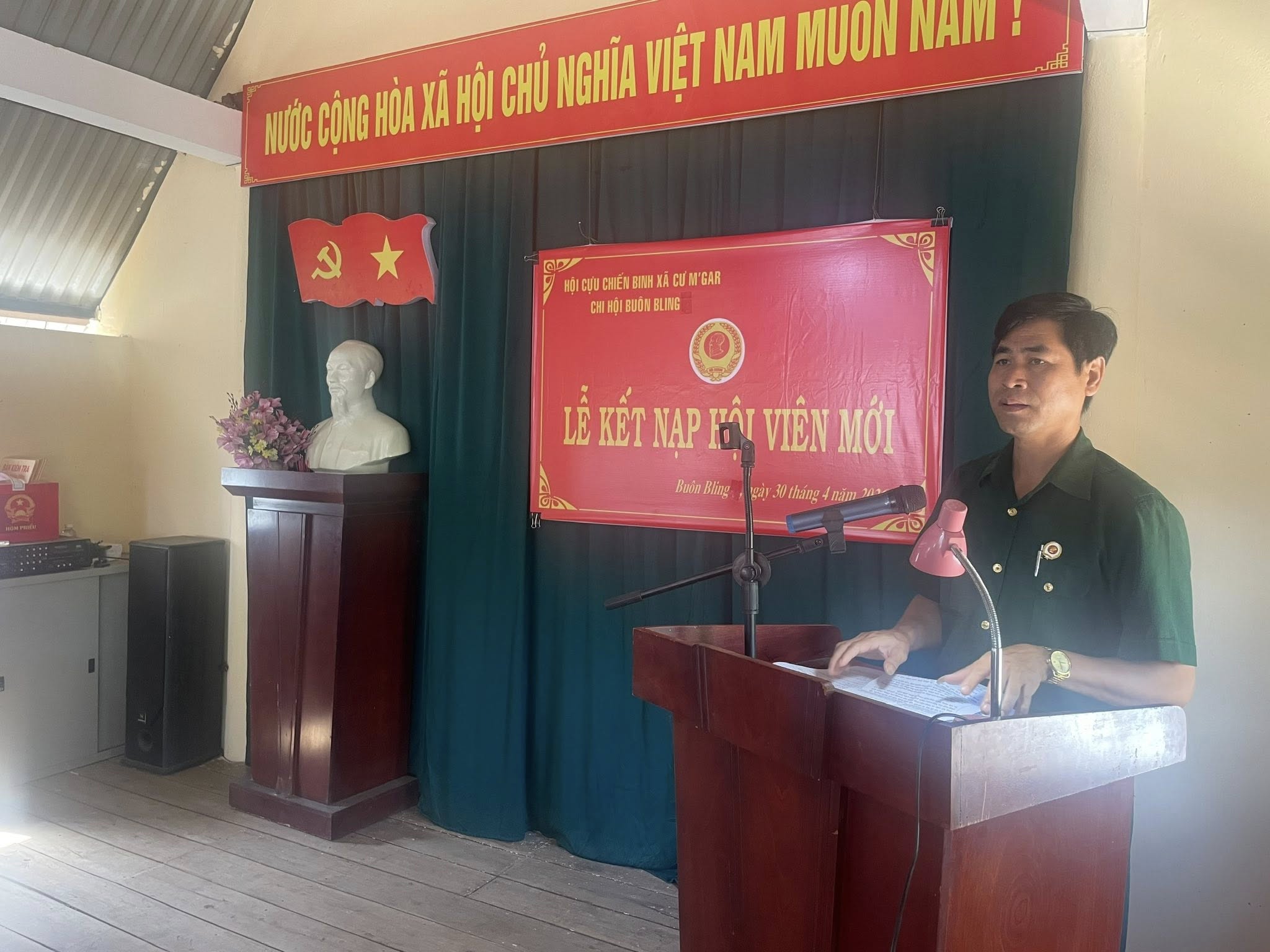 HỘI CỰU CHIẾN BINH XÃ CƯ M’GAR TỔ CHỨC LỄ KẾT NẠP HỘI VIÊN