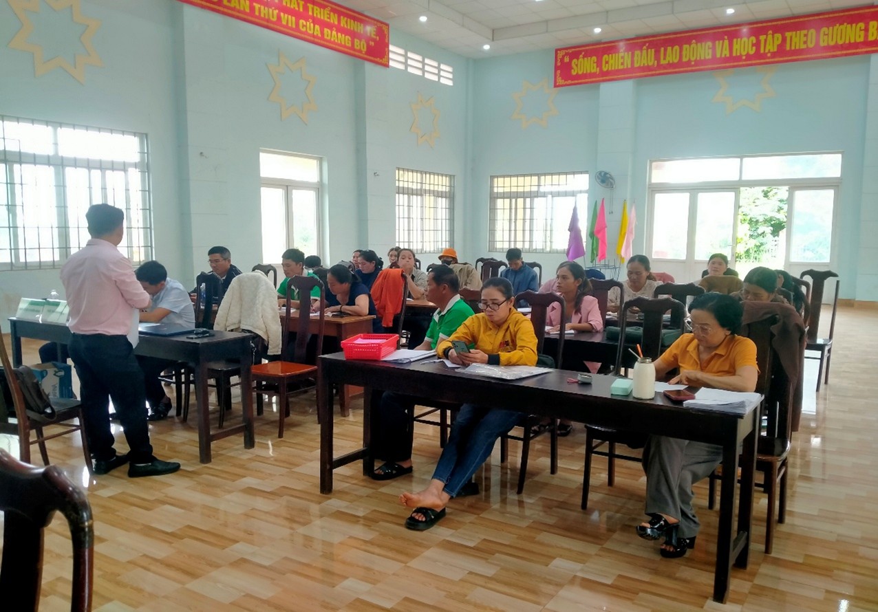 HỘI CỰU CHIẾN BINH XÃ CƯ M’ GAR NÂNG CAO KỶ CƯƠNG VÀ HIỆU QUẢ HOẠT ĐỘNG TẠI ĐIỂM GIAO BAN HẰNG THÁNG