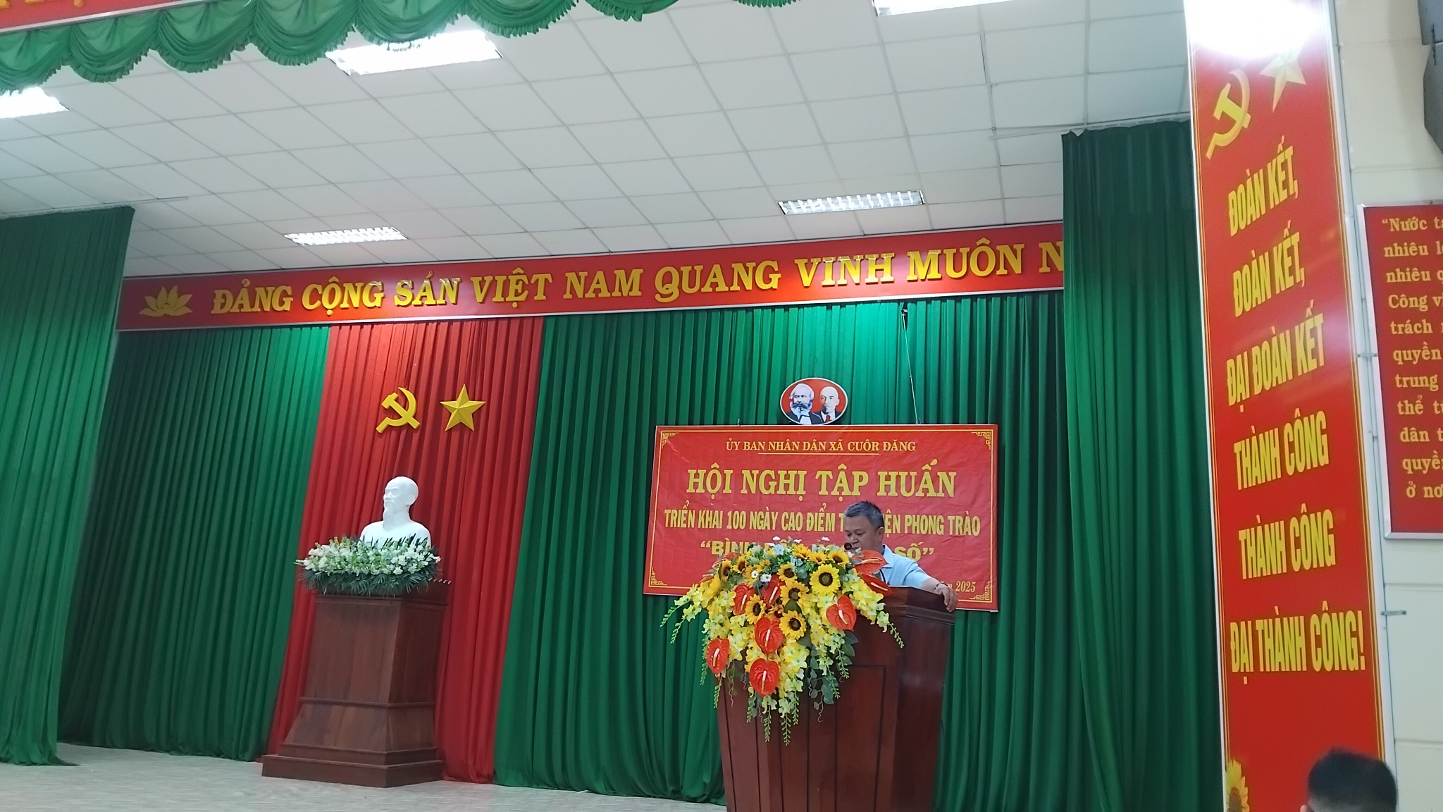 Ủy ban nhân dân xã Cuôr Đăng tổ chức Hội nghị tập huấn huấn triển khai 100 ngày cao điểm thực hiện phong trào “ Bình dân học vụ số”
