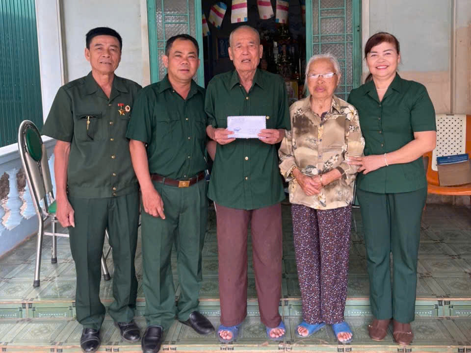 Hội CCB xã Cuôr Đăng tổ chức các hoạt động chào mừng 51 năm Ngày giải phóng miền Nam, thống nhất đất nước