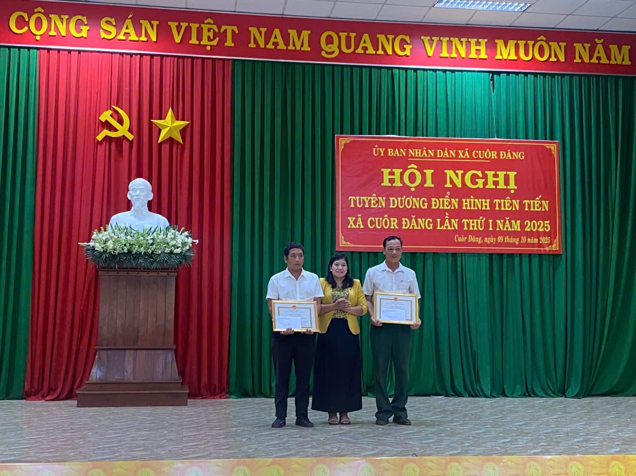 UBND xã Cuôr Đăng tổ chức Hội nghị tuyên dương điển hình tiên tiến xã Cuôr Đăng lần thứ I