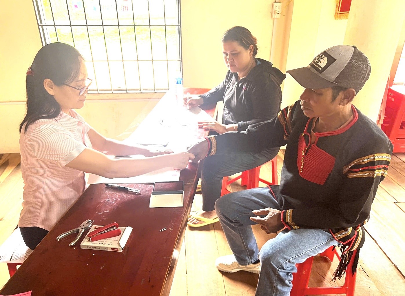 Phòng giao dịch Ngân hàng Chính sách xã hội CưM’gar  triển khai thực hiện đối chiếu, phân loại nợ năm 2025.